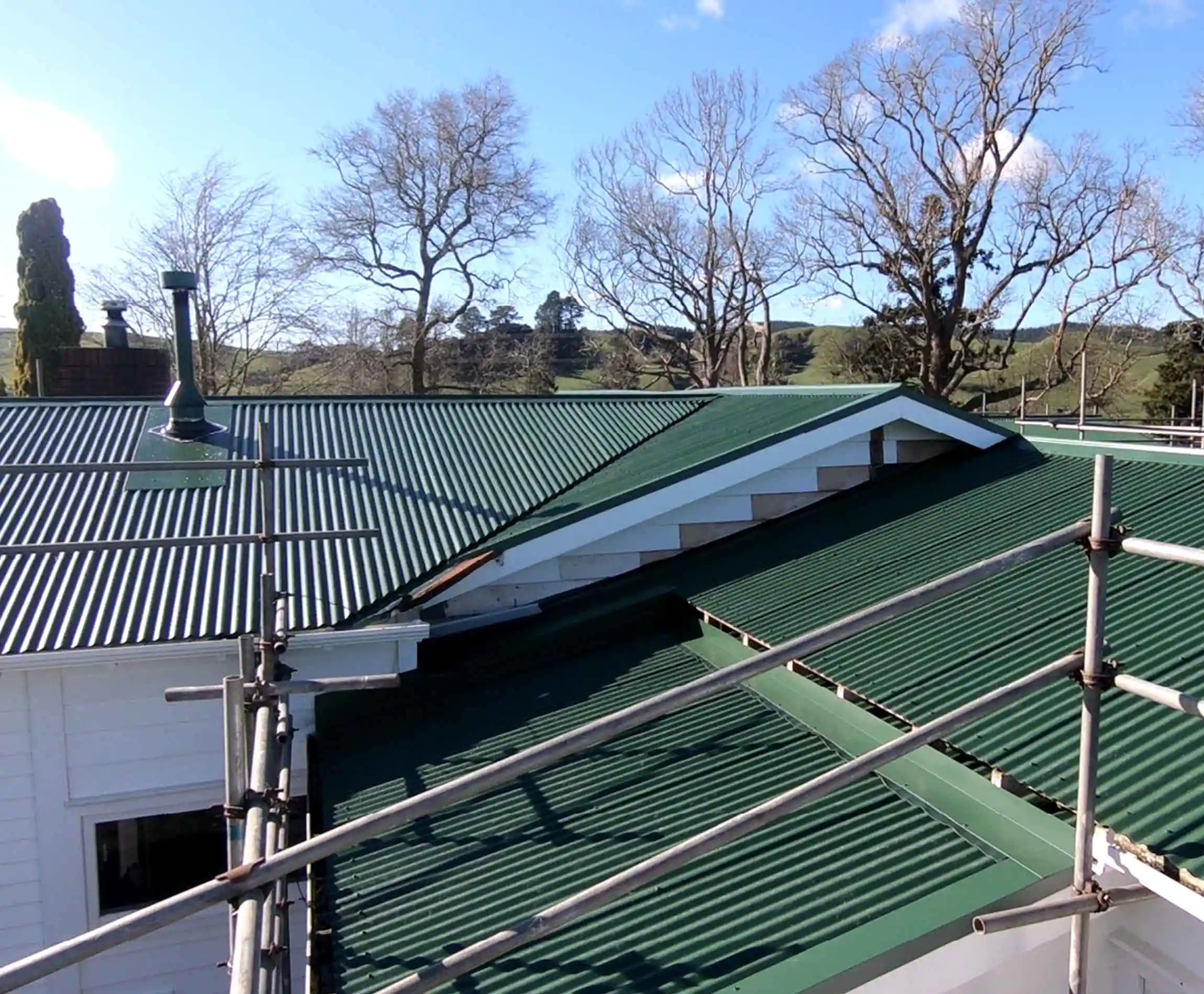 Coloursteel steel roof installation